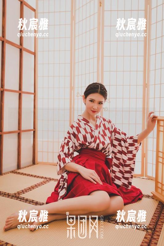 GIRLT果团网 - 在松果儿的办公室，福利写真带你逃离乏味生活