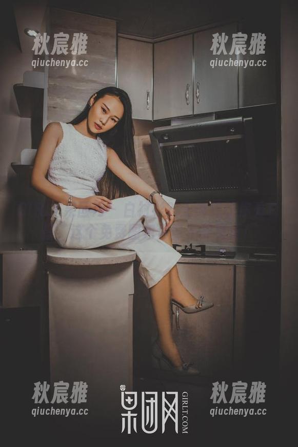GIRLT果团网 - 白衬衫？王语纯让你看白搭，这个免费图包你可不能错过！