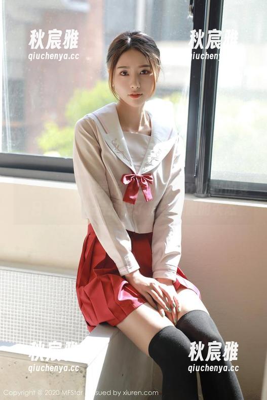 MFStar模范学院-李雅柔182CM MFStar模范学院 - 李雅柔182CM的夏日写真:照片捕捉了那些细微的失态