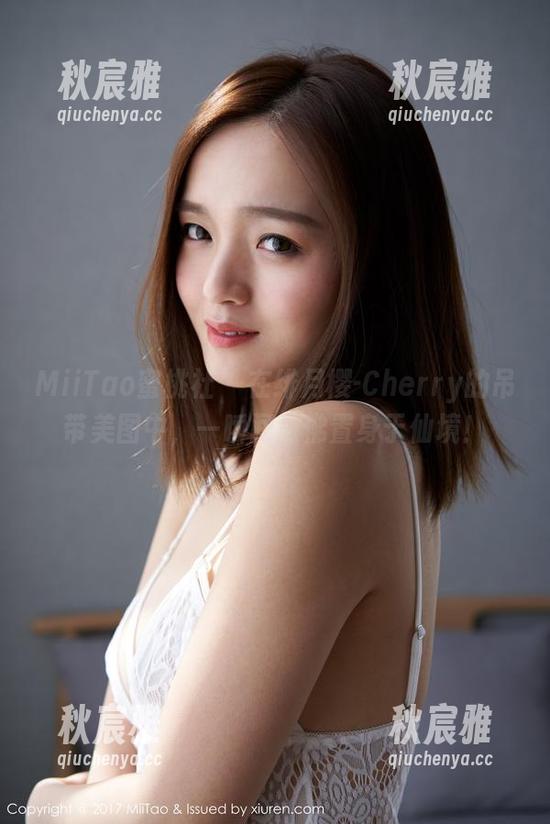 MiiTao蜜桃社 - 在绯月樱-Cherry的吊带美图中，一瞬间仿佛置身于仙境！
