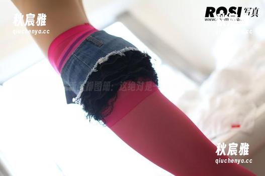 ROSI最新美脚图册：这绝对是一场腿之间的狂欢！