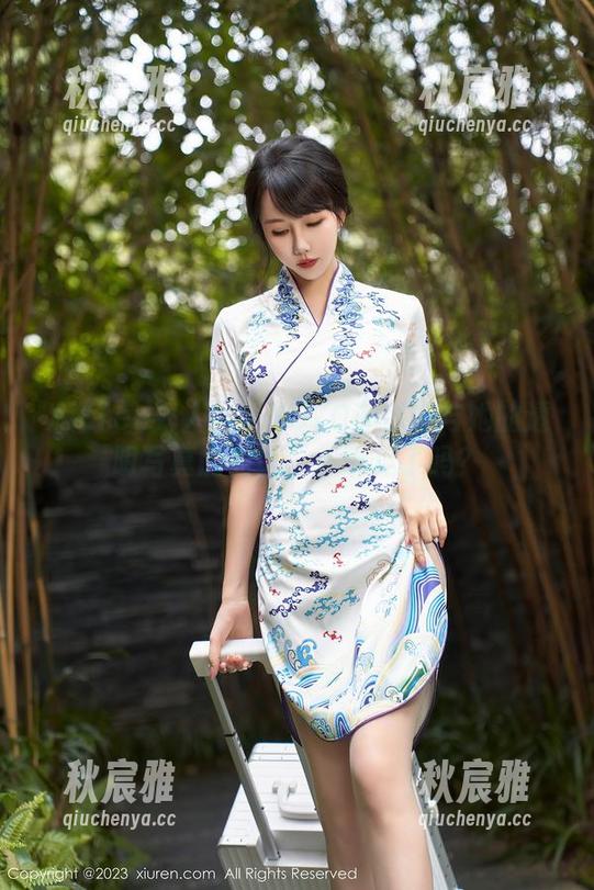 Xiuren秀人网 - YOYO苏小苏与她的透明写真的对话，你听见了吗？