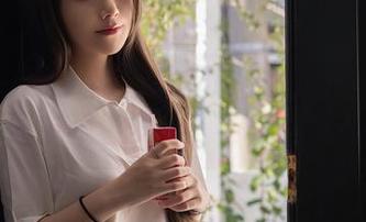 Xiuren秀人网 – 唐翩翩的旅拍系列：原图和套图中藏着多少‘不小心’的瞬间？