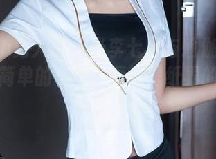 Xiuren秀人网 – 当李七喜与瑜伽相遇：这不是简单的写真，而是壁纸界的灵魂舞者！