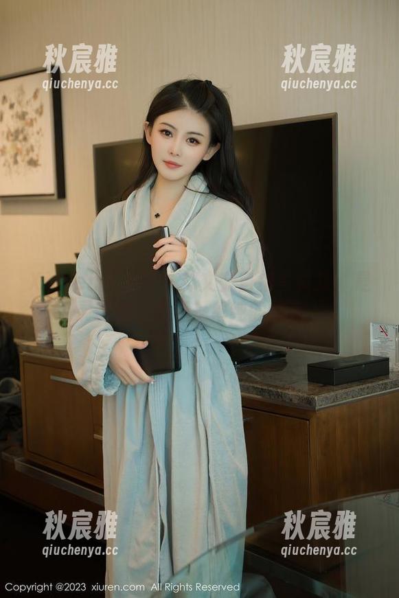 Xiuren秀人网-林文文 Xiuren秀人网 - 林文文自拍写真集:是灵魂的自拍还是单纯的炫耀?