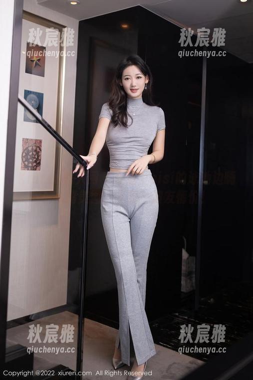 Xiuren秀人网 - 在糖豆sisi的泳池边嗨：高清美图，下载一波友情价！
