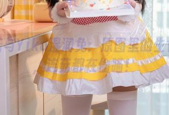 迷宫菇与Yiko湿润兔：原图里的生食探险，连菇都在偷瞄！