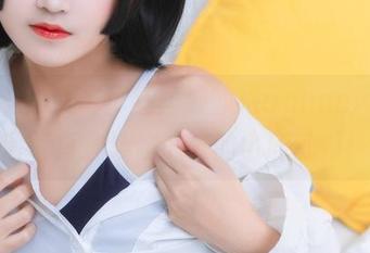 三度_69展现：红丝绒旗袍aphne风，高清写真集让你心底的小鹿乱撞！
