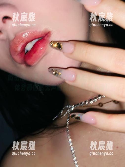 微密圈 - 下载不爱笑的赛琳的黑丝系列，体会那悄然无声的撩拨，悄然心动！