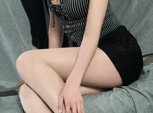 丽柜 – 微微的女同事壁纸，让我情不自禁想多了些什么…