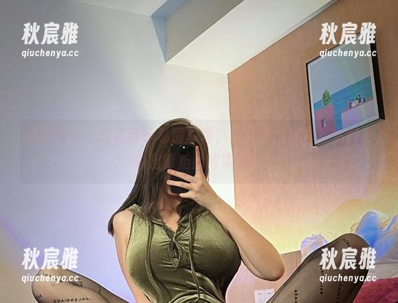 乙醇子 微密圈 - 一探乙醇子私房写真,灰丝如影随形,你能想象出背后的故事吗?