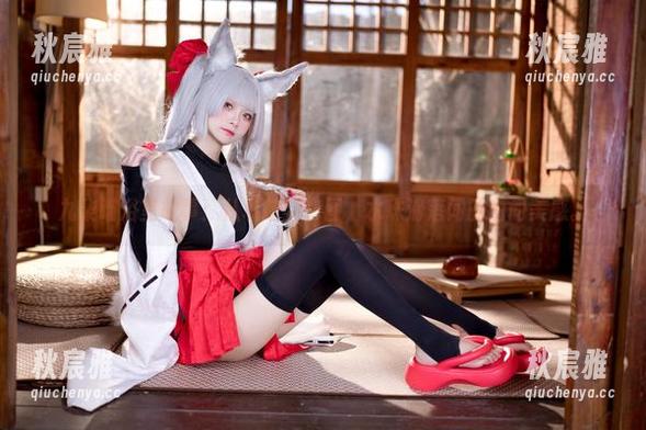 九柒喵 九柒喵浴室故事:从私拍到套图,水珠滑落间的瞬间美感。