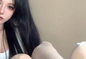 今儿个来看看倦倦喵的巫女写真，想问：这样的巫女需不需要一个小跟班？