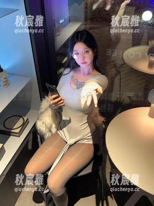 微密圈 - 免费资源！卡通百科老王教你如何完美驾驭蕾丝白丝袜
