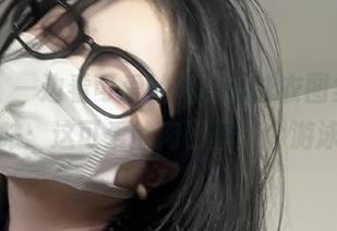 微密圈 – 一边看可爱的肉巴的泳衣图集，一边不停咕哝：这可爱的肉巴真是个游泳健将！