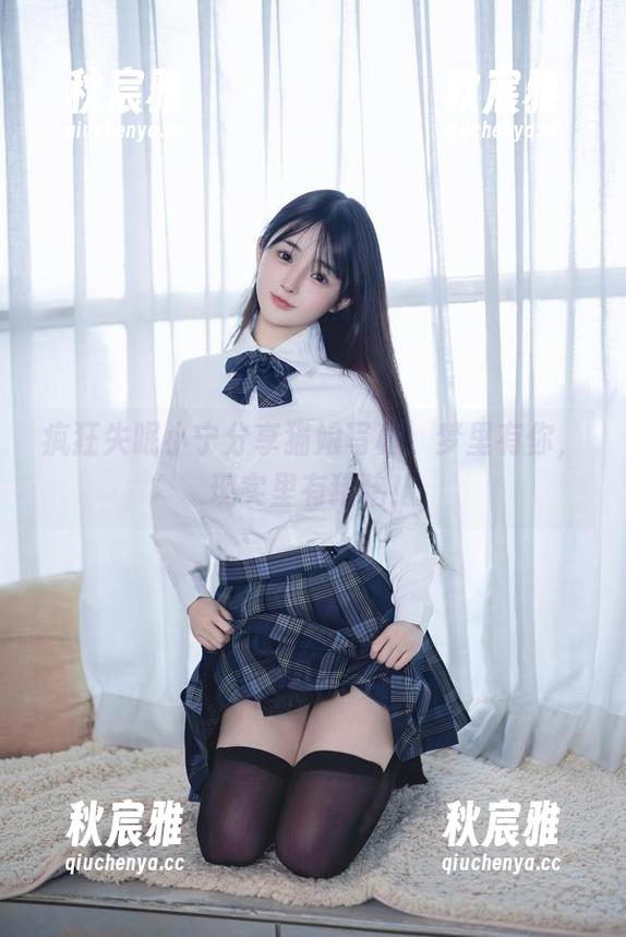 疯狂失眠小宁分享猫娘写真：梦里有你，现实里有猪猪！