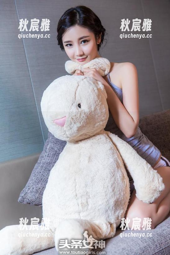 头条女神-娜露 头条女神 - 从医疗到美丽,娜露护士的免费原图撩动你的心弦!