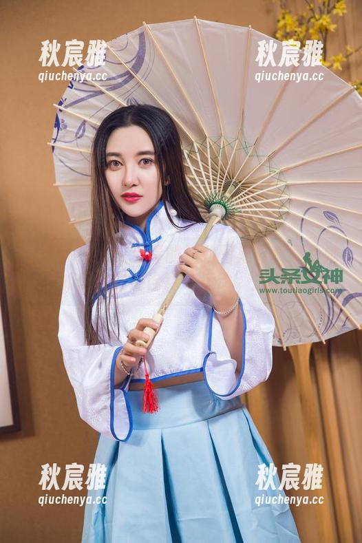 头条女神-艾小青 头条女神 - 艾小青的运动图集分享:看她如何优雅地诠释‘运动’二字!