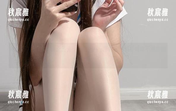 婉柔yyyy 微密圈 - 皮衣诱惑+无圣光:婉柔yyyy图包里的那些意味不明的瞬间