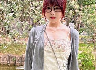 最新图库里，宝儿mysterial的制服照让我一秒回到青春，捂脸