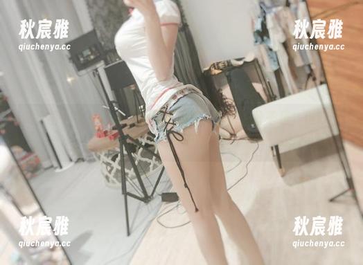 微密圈 - 小玉吃果冻的写真剧情，免费到骨子里，但好像却有点过于撩人？