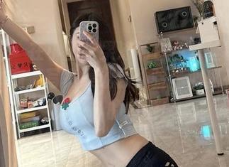微密圈 – 在小玉吃果冻的白色蕾丝镂空里，一本高清写真集让你体验“心里有点小火花”的感觉！