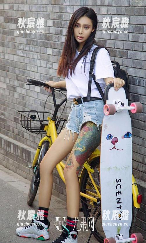 尤果网 - 在线高清，李莉莉的眼镜带你发现她不为人知的光芒