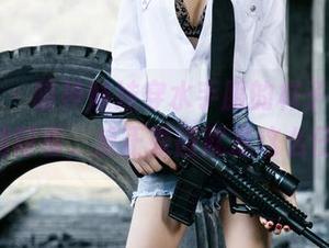 尤果网 – 萌神妹妹穿水手服的样子，吃相特别好看，反正原图就是这么任性!
