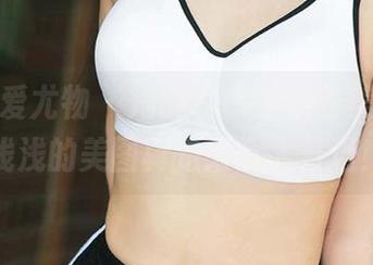 尤果网爱尤物 – 她的私房里藏着美足，李浅浅的美图真是太令人着迷！