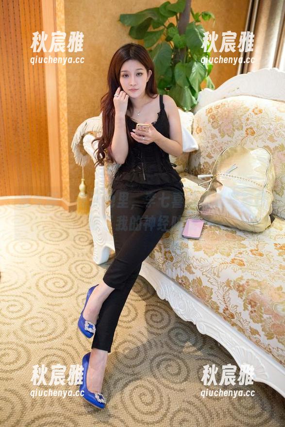 推女郎-李七喜 推女郎 - 在泳池里,李七喜的高清写真打破了我的神经防线