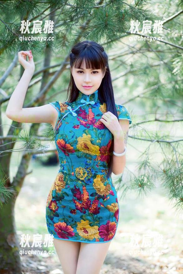 推女郎 - “杨伊JK”套图一波接一波，精选的每一幕都让我陷入了深思，不知道该咋办，哈哈。