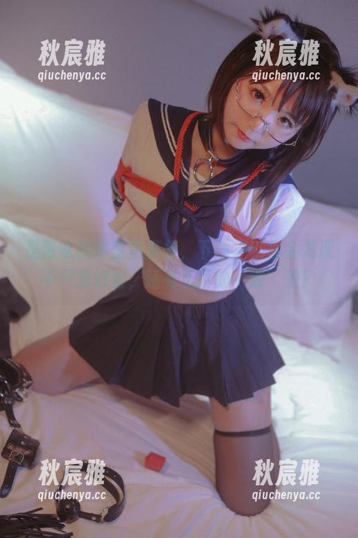 是青水的镂空写真集，下载之后你会发现不只是好看，还有无尽的‘镂’想！