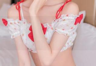 最新瑜伽写真集：木棉棉OwO，感觉像是在练习一种艺术啊？