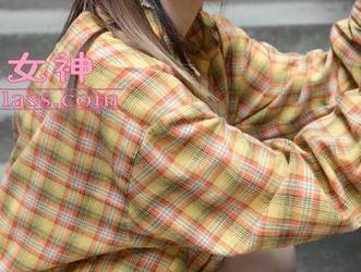 梦丝女神 – 花月舞在泳池中游弋，最新照片让人想为她打call
