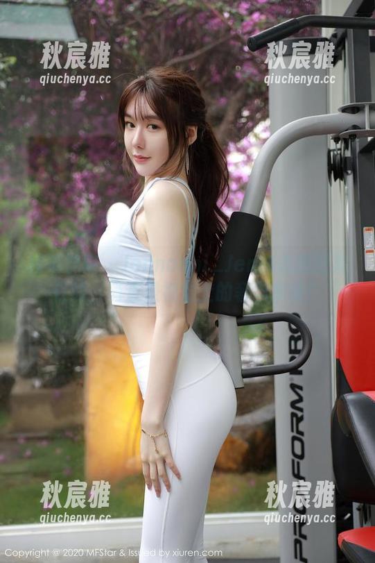 模范学院 - Jennanni_Jen的美腿图集在线，简直是视觉上的奢华享受！
