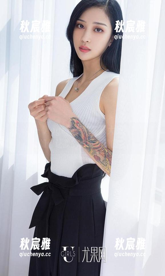 爱尤物-Angela楚楚 爱尤物 - Angela楚楚写真大揭秘:灰丝是如何让我的心跳加速的?!