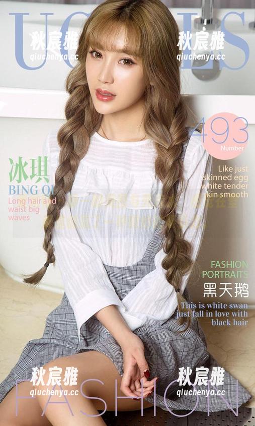 爱尤物 - 静一的美图与死库水，感觉在壁纸里创造了一种微妙的吸引力。