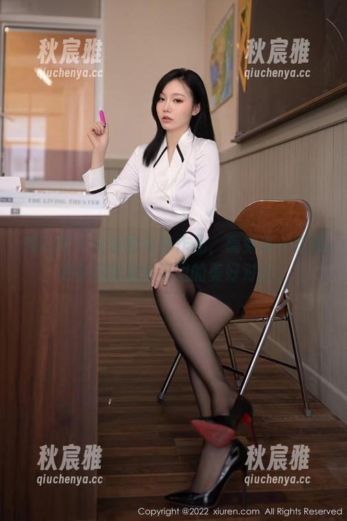 秀人网-允尔 秀人网 - 允尔的女神作品,感觉每一张都是在和我潜意识里的美好对话。