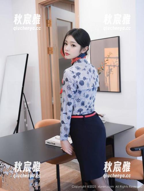 秀人网-南初妹妹 秀人网 - 下载南初妹妹的短裙套图,感受风吹过时的清新与幽默,心情瞬间UP!