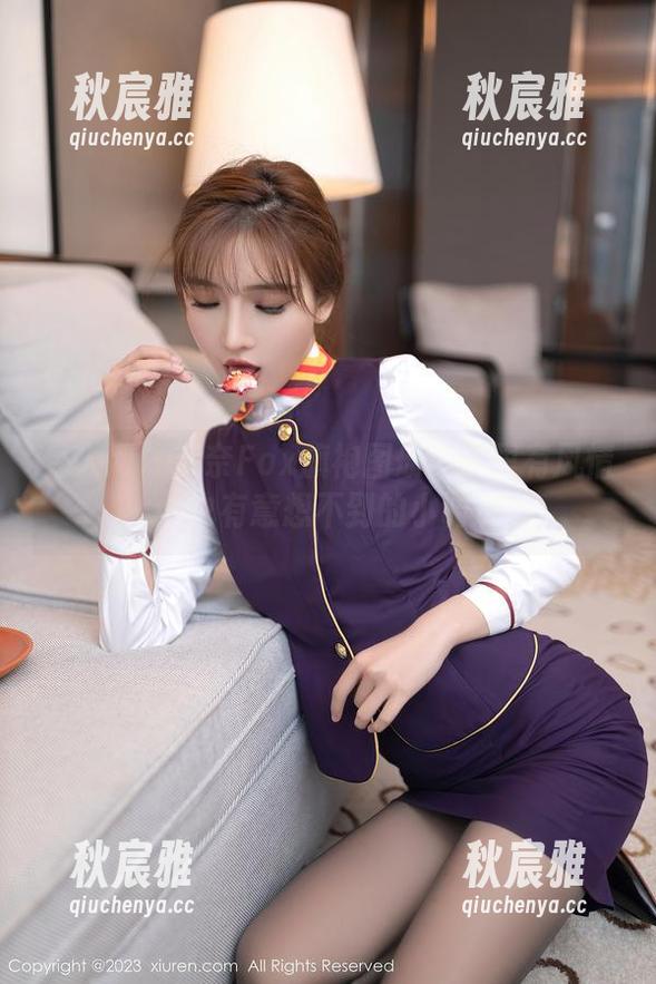 秀人网 - 奈奈Fox旗袍图册：这里有风情，也有意想不到的小调皮
