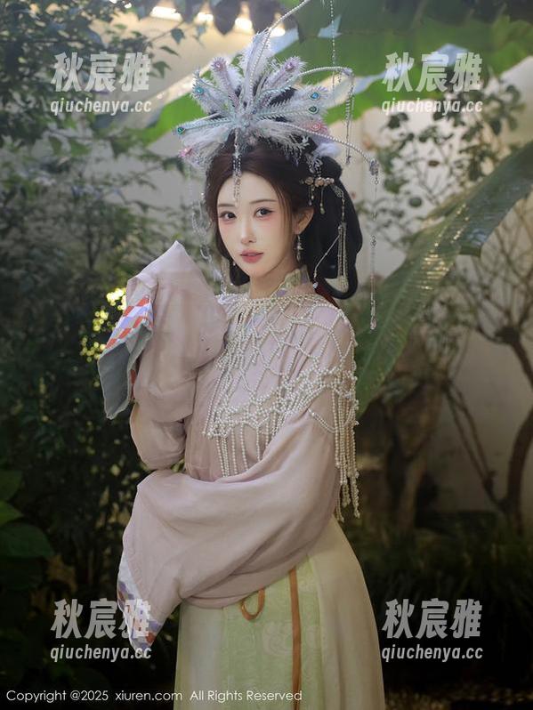 秀人网-宋KiKi 秀人网 - 谁说夏日只能晒黑?看宋KiKi免费的写真,绝对是阳光满满!