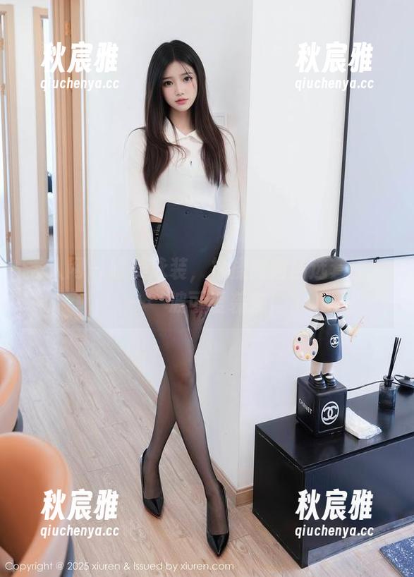 秀人网-揉揉肉肉 秀人网 - 唯美泳装,揉揉肉肉精选套图——一波可爱袭来!