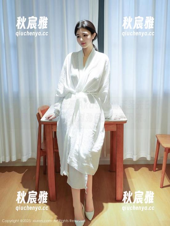 秀人网-蓝夏Akasha 秀人网 - 探寻蓝夏Akasha的无圣光日常图集,感觉不太对劲但又停不下来。
