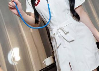 秀人网 – 软软的吊裙魅力：让居家变成三亚旅拍的灵感源！