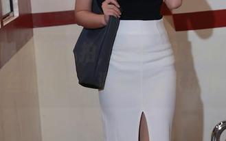 秀人网 – 她的私拍，陈芊儿就像咖啡里的丝滑奶泡，温柔得难以抗拒