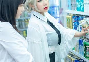 穆零Mu0皮衣：是的，你没看错。这是我的写真，图包里全是心汗！
