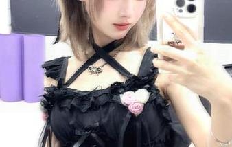 贾维斯给紫氯氯的定制写真，简直是一种无法言说的吸引力。