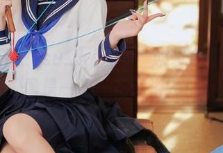 看看纸悦Etsu_ko的美咲泳装合集，简直像是一场‘花海浴’！