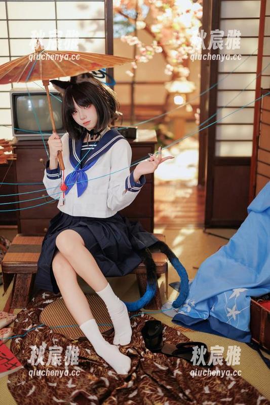看看纸悦Etsu_ko的美咲泳装合集，简直像是一场‘花海浴’！