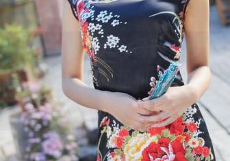 美媛馆 – 狐小妖Baby最新婚纱套图，真心觉得这婚纱有点儿违和，但又怎么就这么吸引人呢？